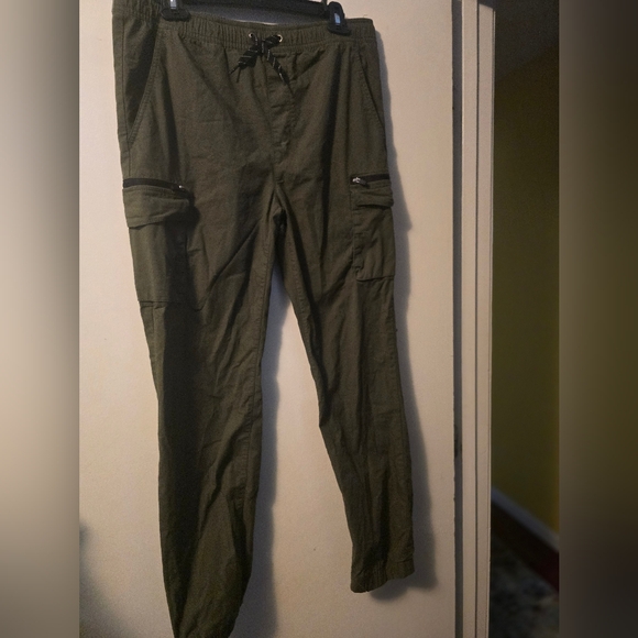 3 Pair, 1 Pair Tahari Jeans & 3 Pair Old Navy Performance Joggers - Picture 8 of 15